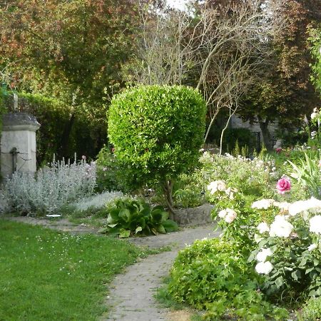 La Maison De L'Ambassadeur Saint-Jean-dʼAngély Bagian luar foto